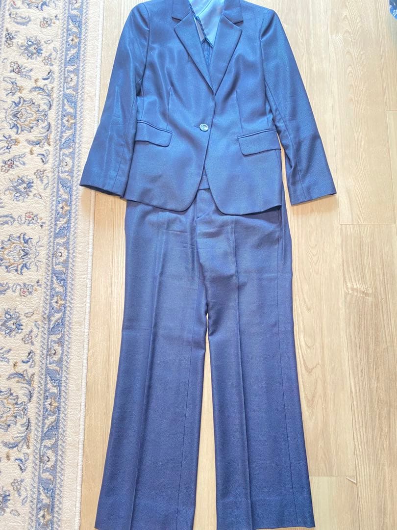 アクアスキュータム ネイビー シングルボタン パンツスーツ