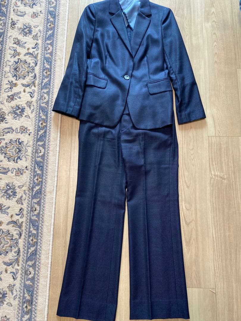 アクアスキュータム ネイビー シングルボタン パンツスーツ
