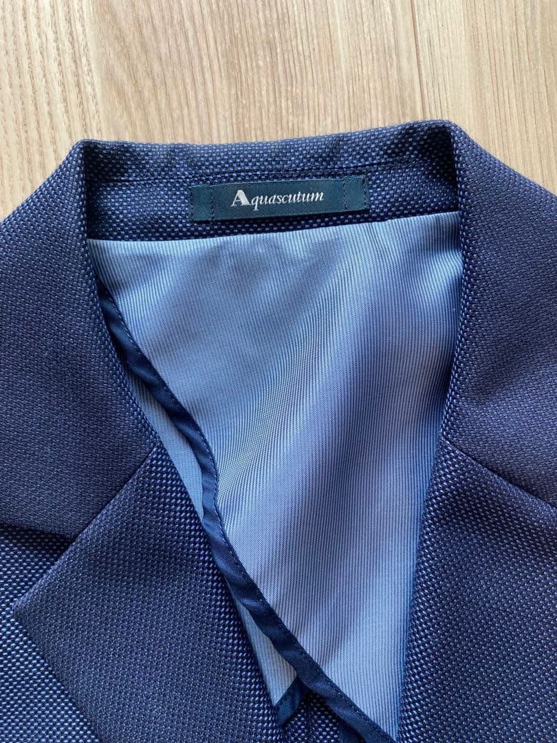 アクアスキュータム ネイビー シングルボタン パンツスーツ