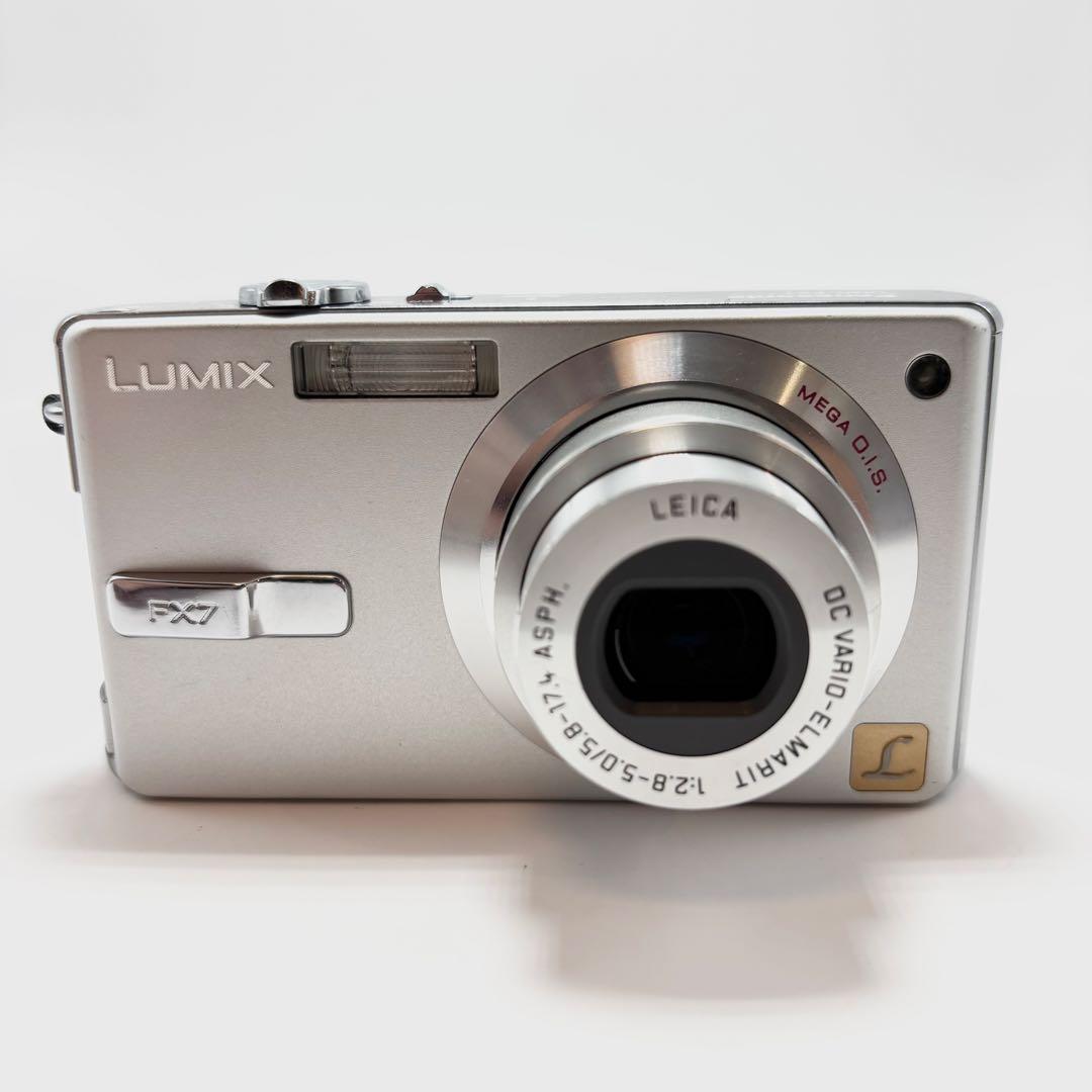 【週末値下げ】【美品】Panasonic LUMIX DMC-FX7 シルバー