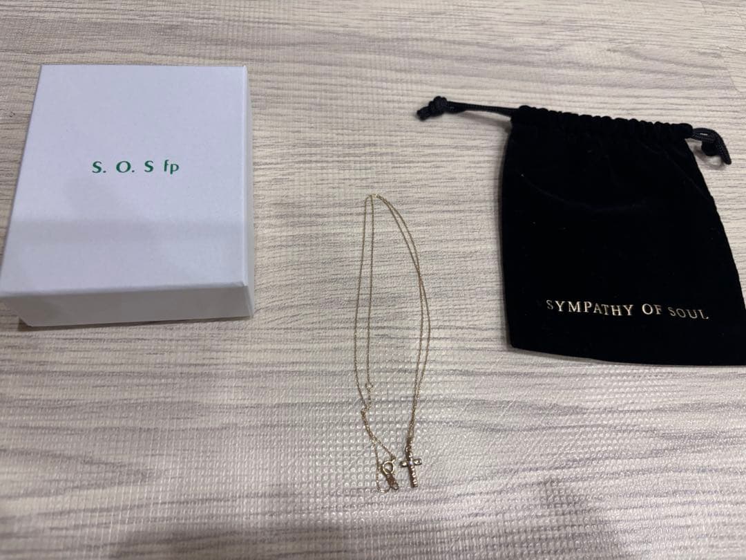 ANA SYMPATHY OF SOUL 10金ダイヤ クロスネックレス