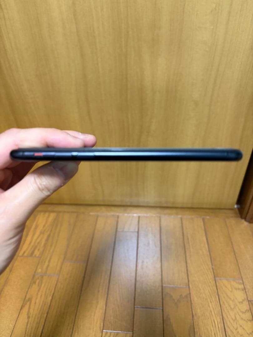 Apple iPhone SE 第二世代　ブラック　64GB