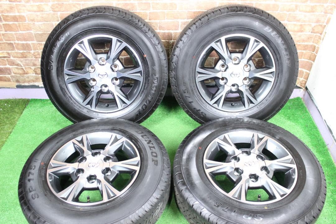 新車外し・ハイエースオプションホイール　№２４４