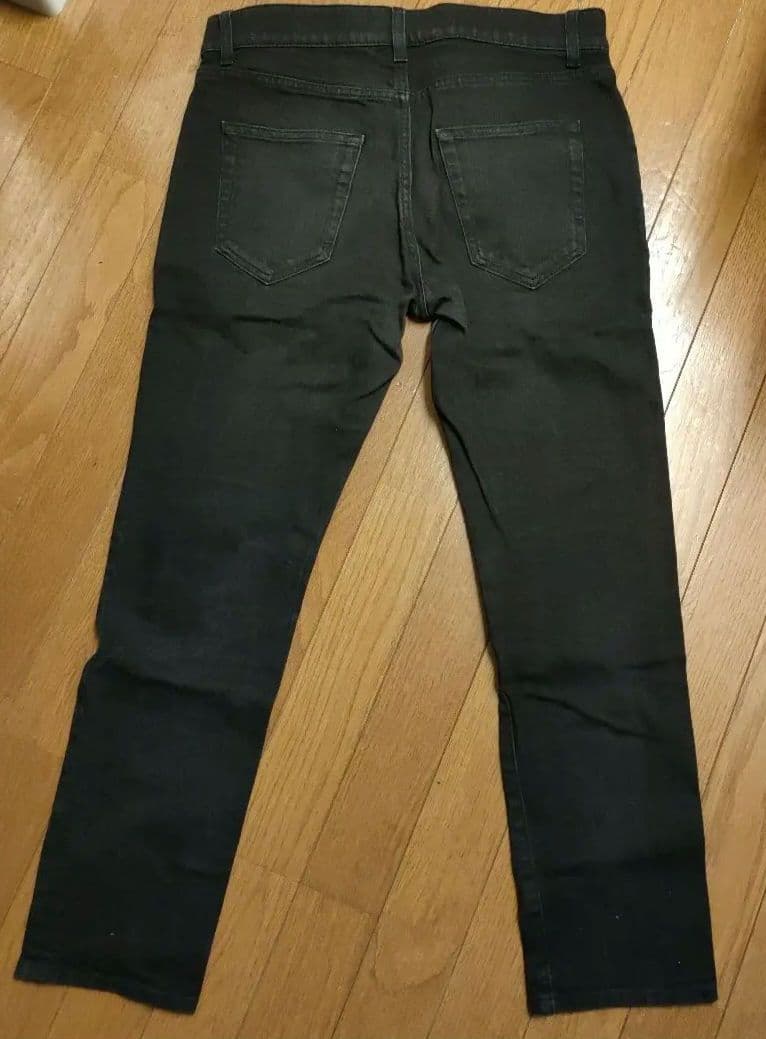 イヴ・サンローラン　スキニー　ジーンズW31 ¥ 84,700 (税込)