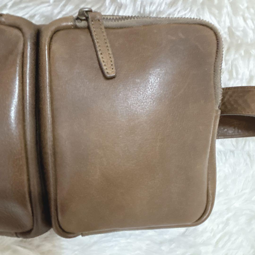 土屋鞄 ビークル トリジップ ボディバッグ ブラウン メンズ