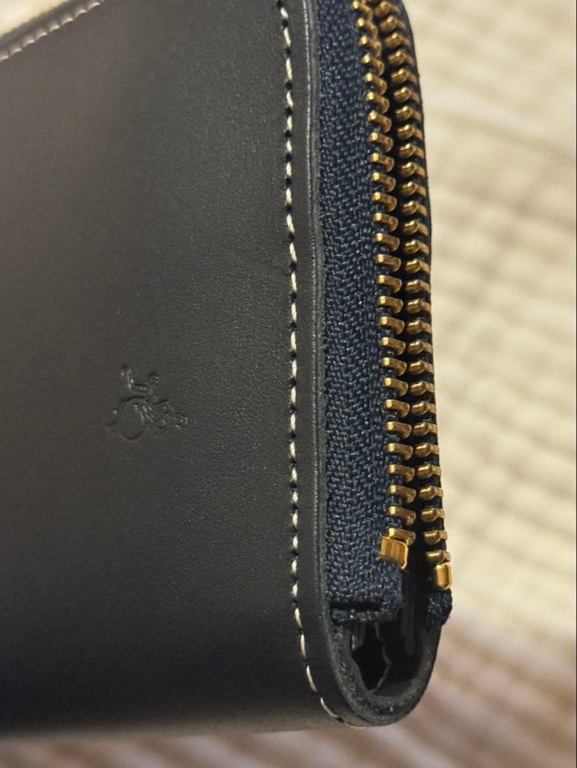 美品 革蛸 謹製 ラウンドジップ長財布 ネイビー
