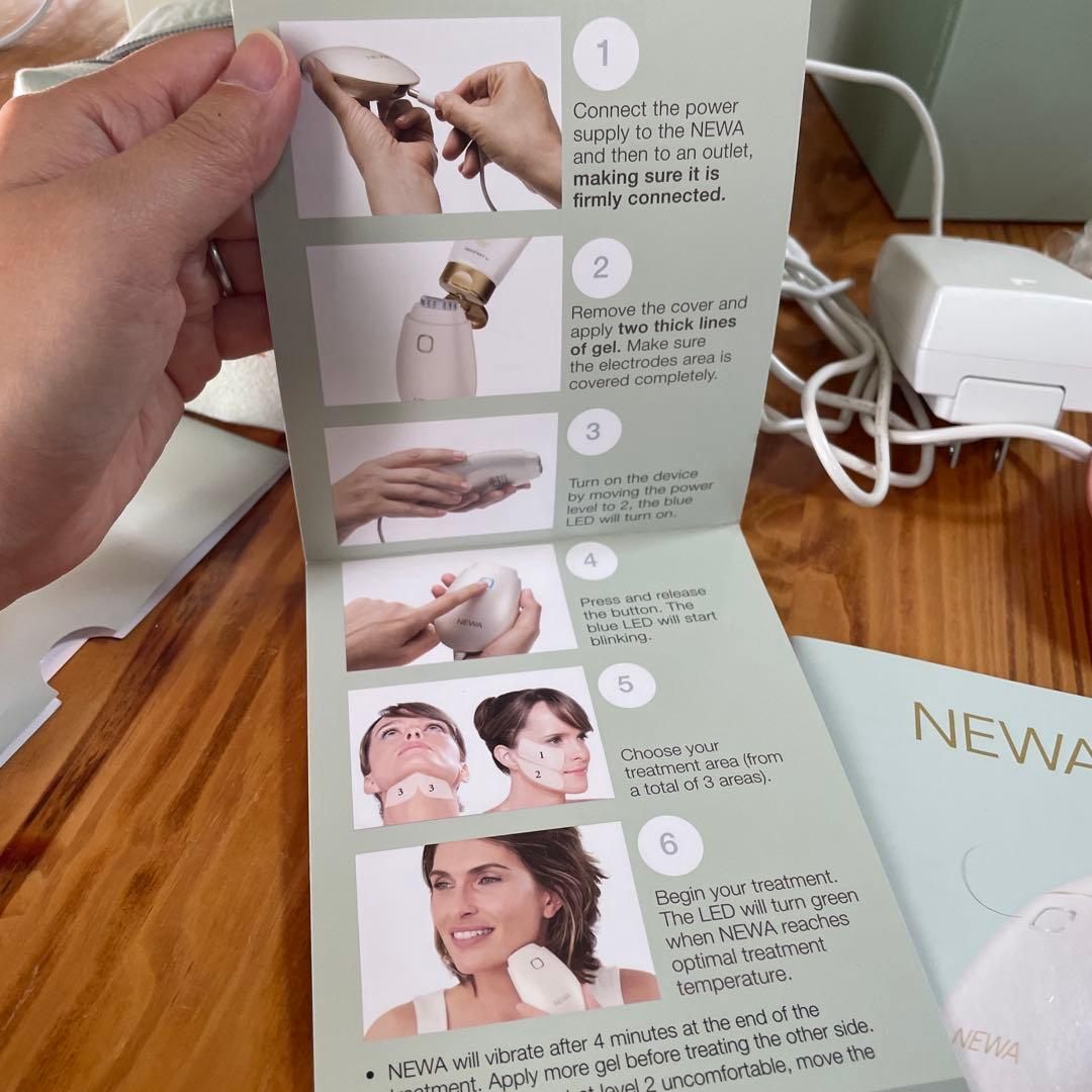 NEWA 美顔器 ピンク 充電器・ポーチ付き