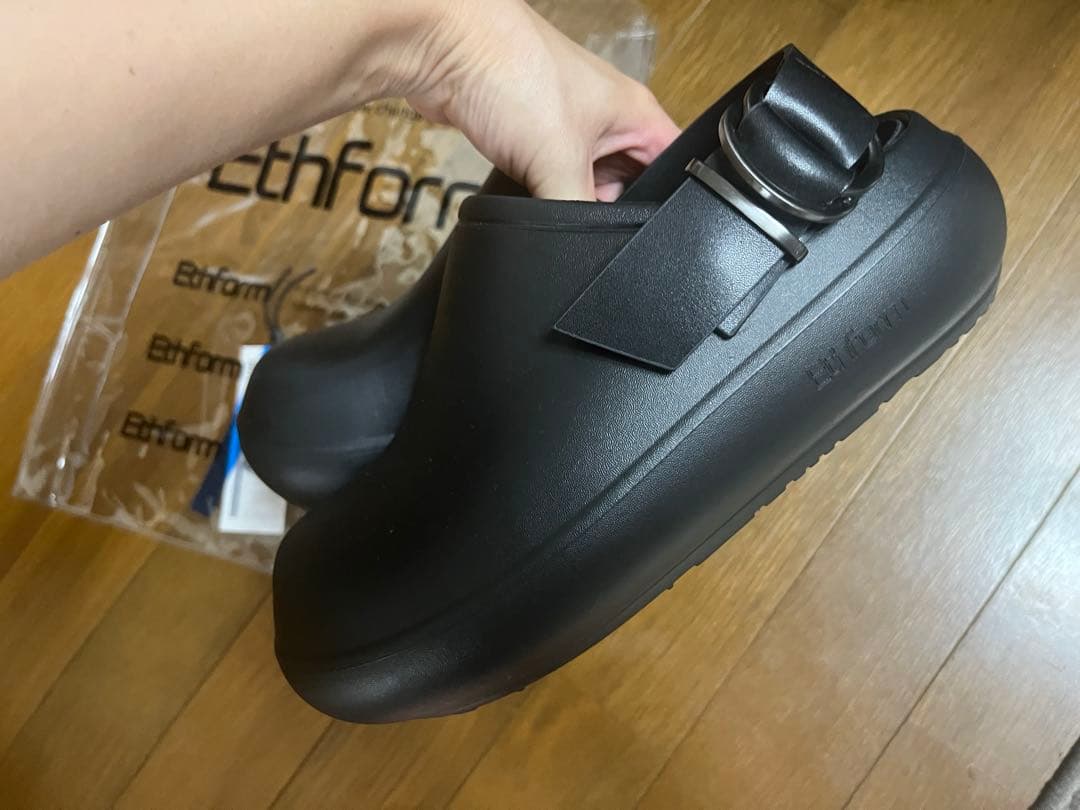 Ethform Terre Toru サボサンダル 黒