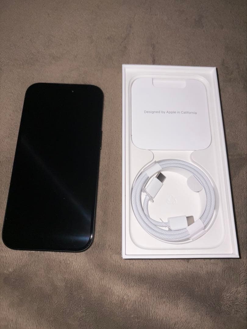 iPhone 15 128GBブラック 本体