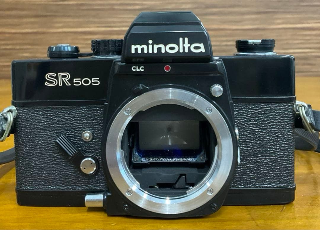 ミノルタ　SR505　一眼レフフィルムカメラ　レンズ付き　フィルター付き