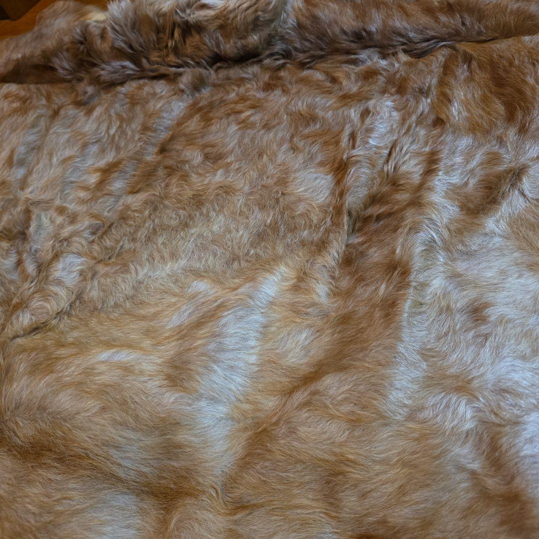 天然　本革　カウハイドラグ　茶色 毛皮ラグ 大きいサイズ