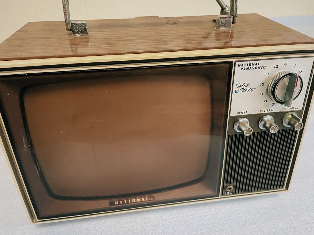 レトロテレビNATIONAL TRANSISTOR TV TR-10F