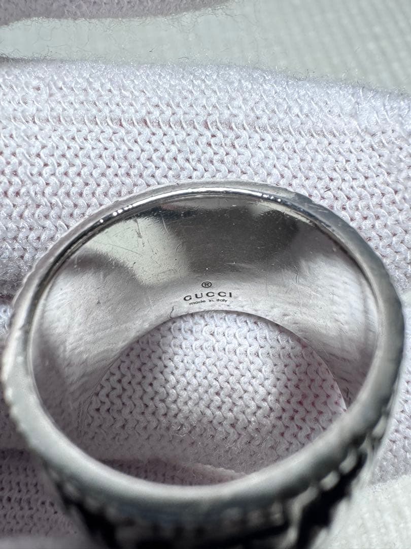 Gucci シルバーリング 装飾的な彫刻