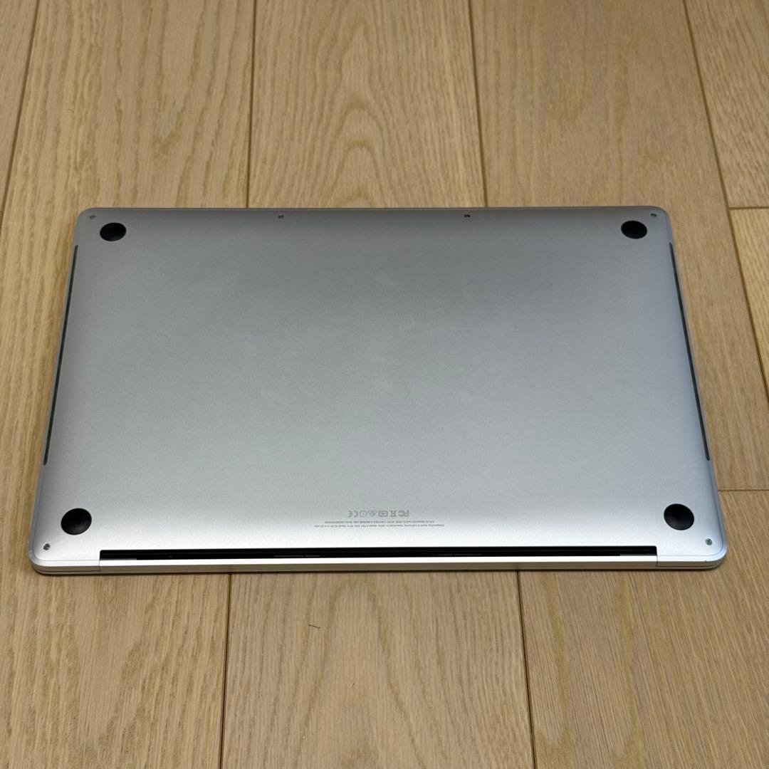 MacBook本体 MacBook Pro (15-inch, 2016, Radeon Pro)