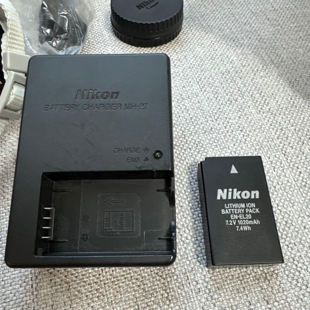 Nikon 1 J1 ホワイト ミラーレスカメラ