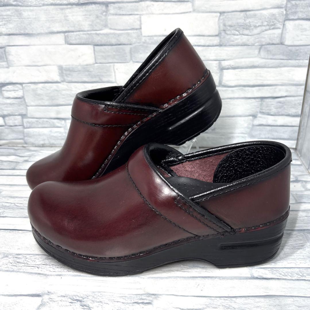 ダンスコ プロフェッショナル オイルドレザー ワインレッド 35/22.5cm