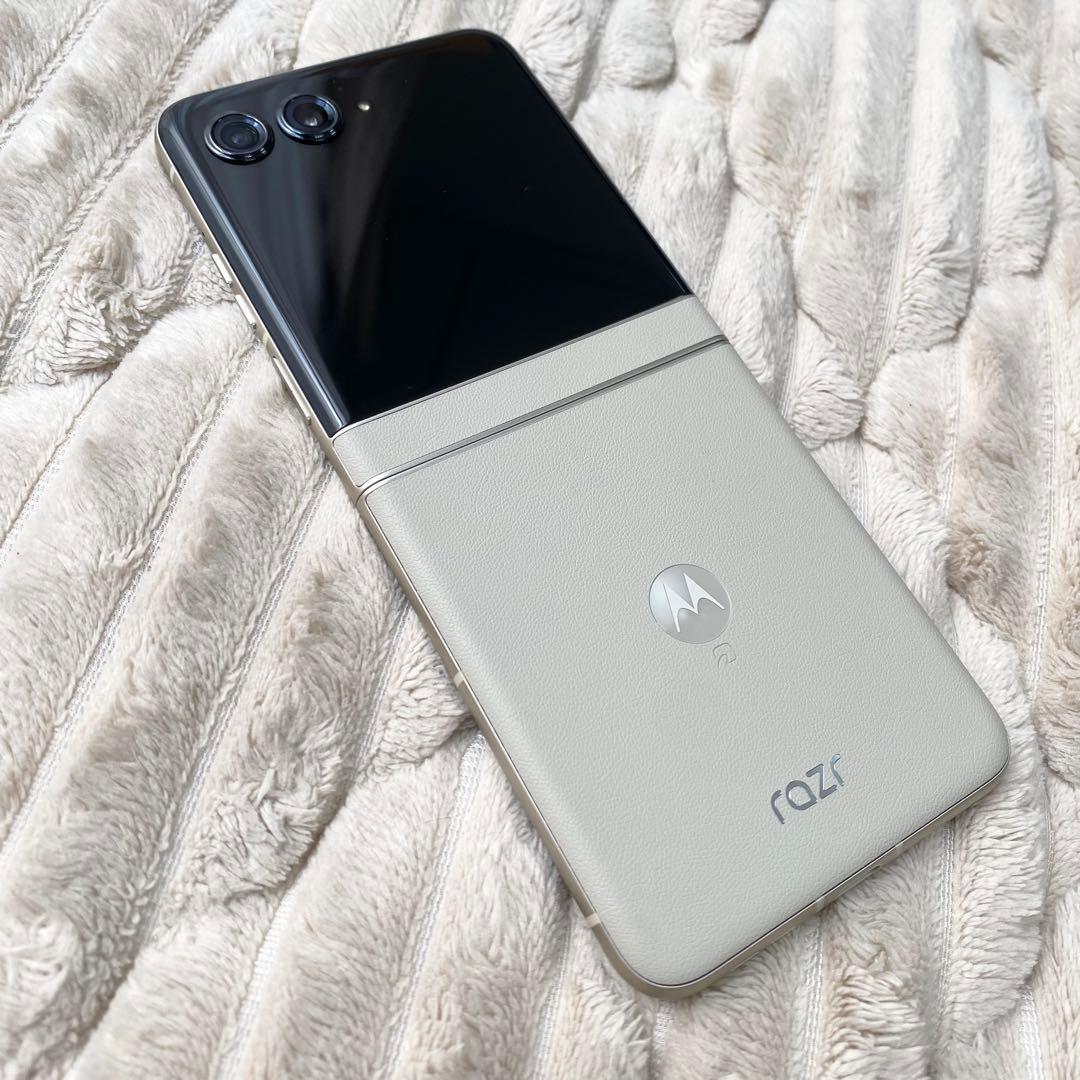 Motorola razr 50（モトローラ レイザー50）SIMフリー512G