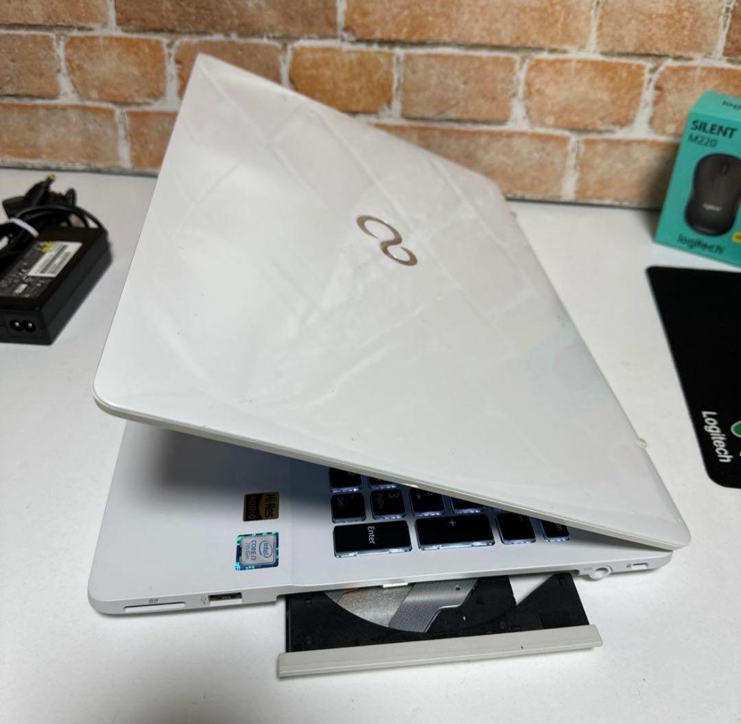 【超美品‼】富士通ノート PC Corei7 SSD512GB メモリ16GB