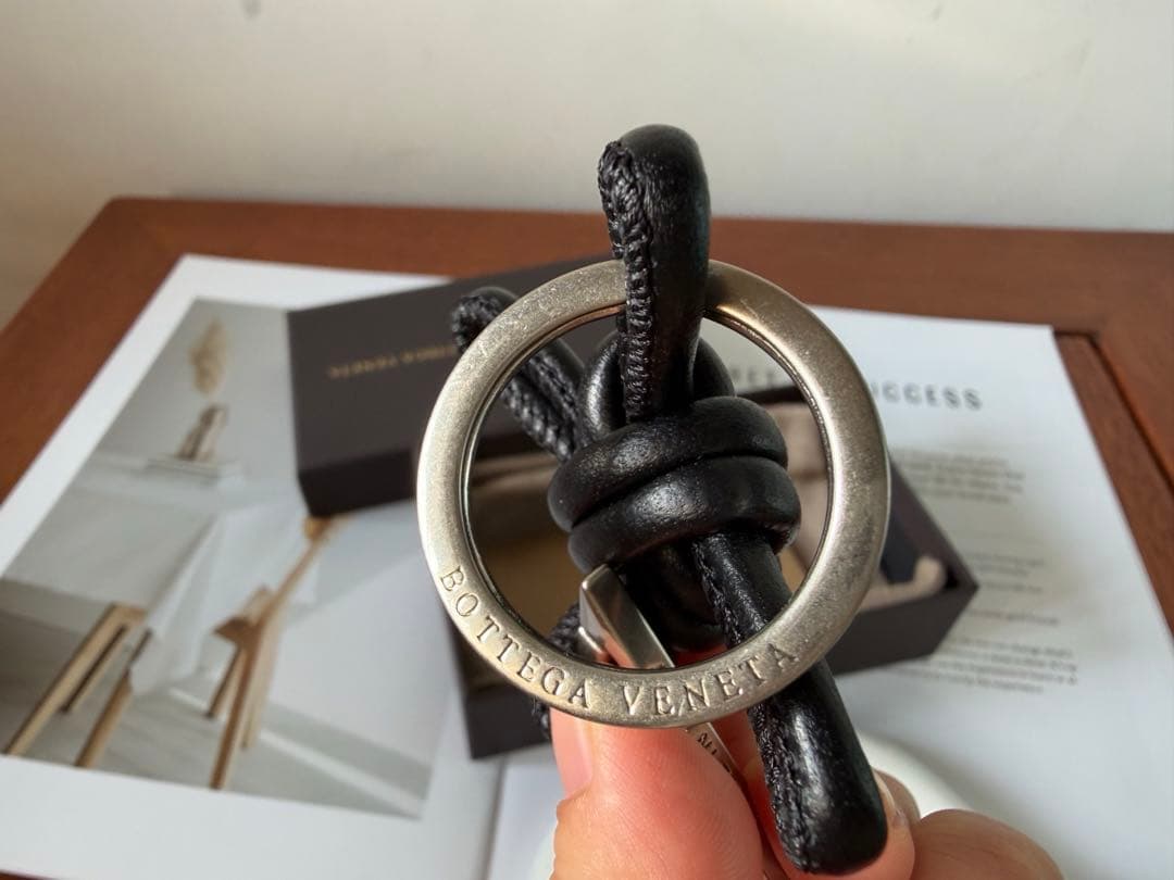 BOTTEGA VENETA レザー ノット キーリング　ユニセックス