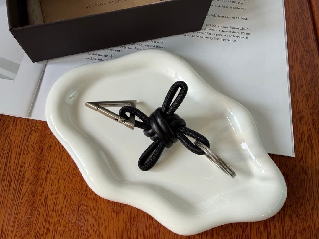 BOTTEGA VENETA レザー ノット キーリング　ユニセックス