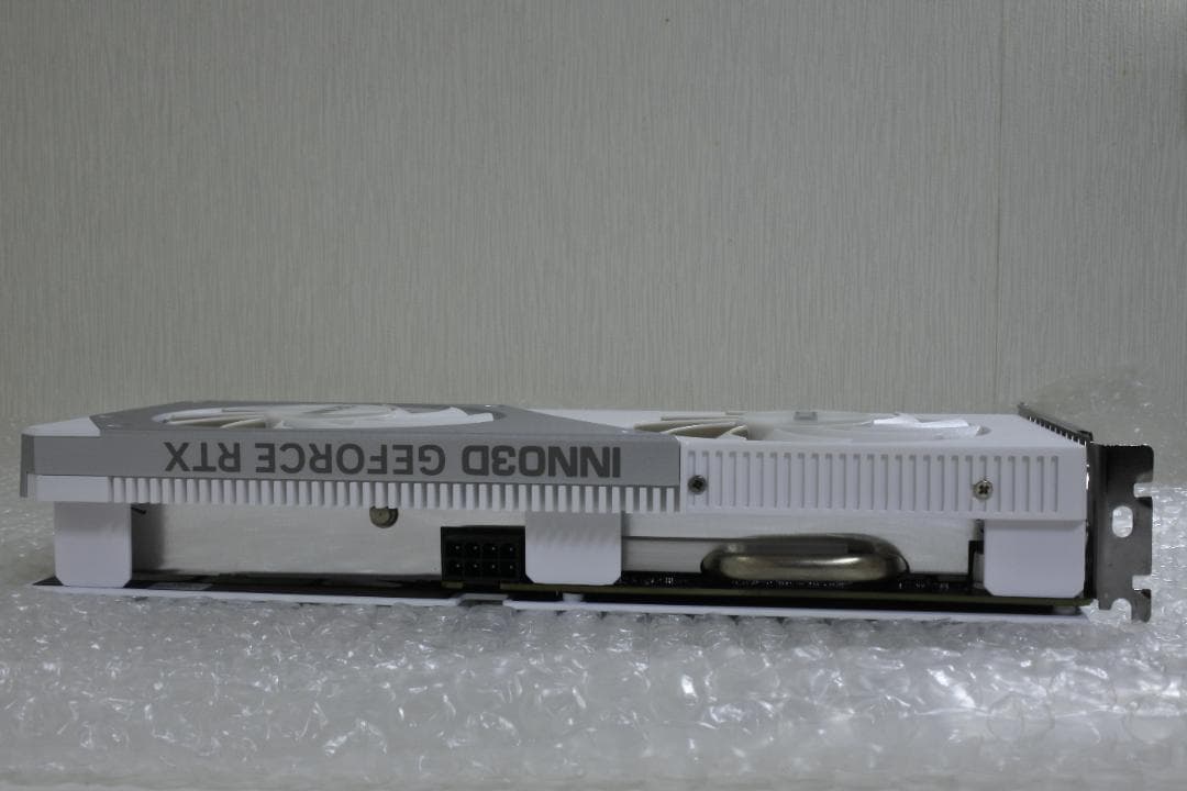 グラフィックボード・グラボ・ビデオカード INNO3D RTX 4060 TWIN X2 OC