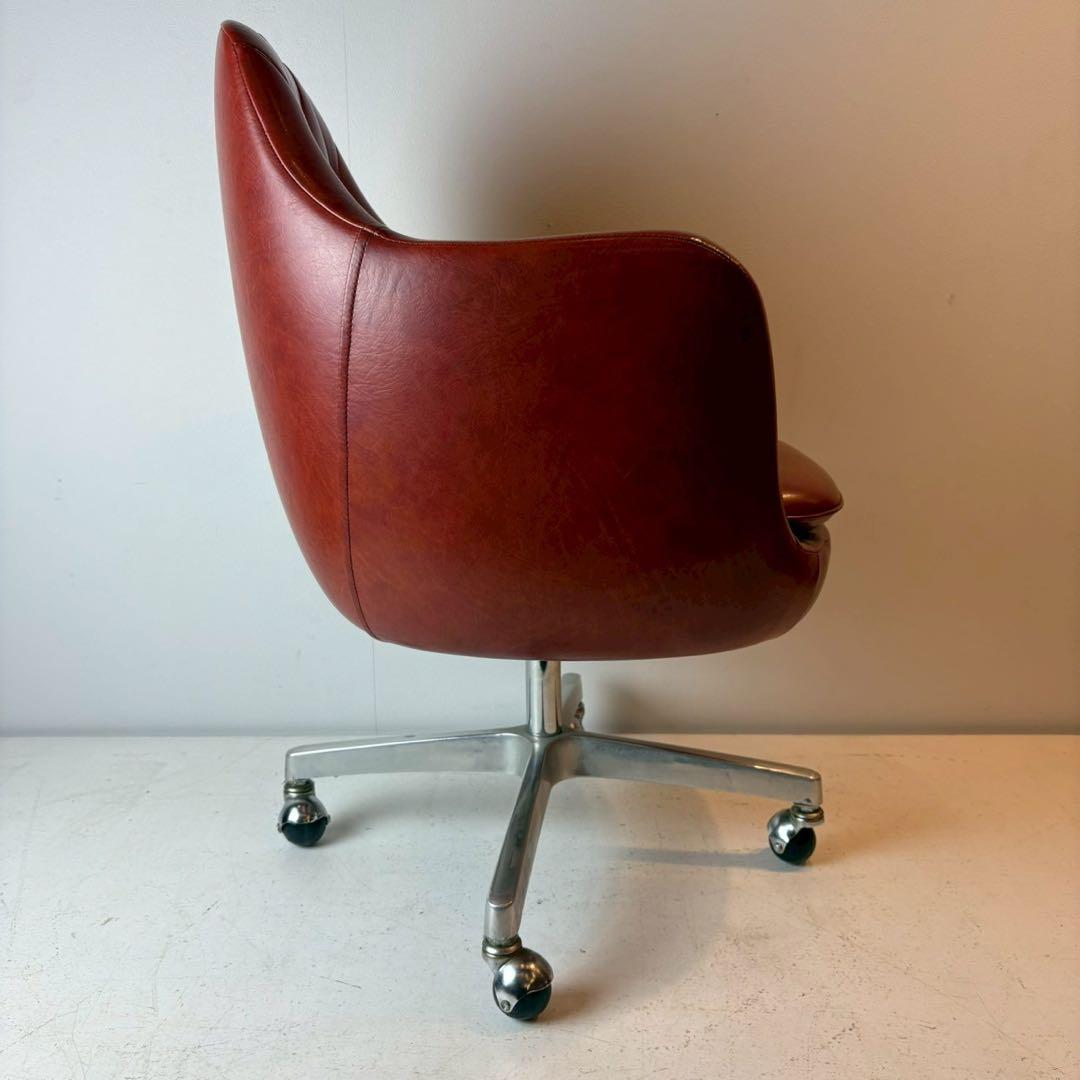 アームチェア　レザーチェア　麻雀椅子　ワークチェア　赤茶　キャスターチェア