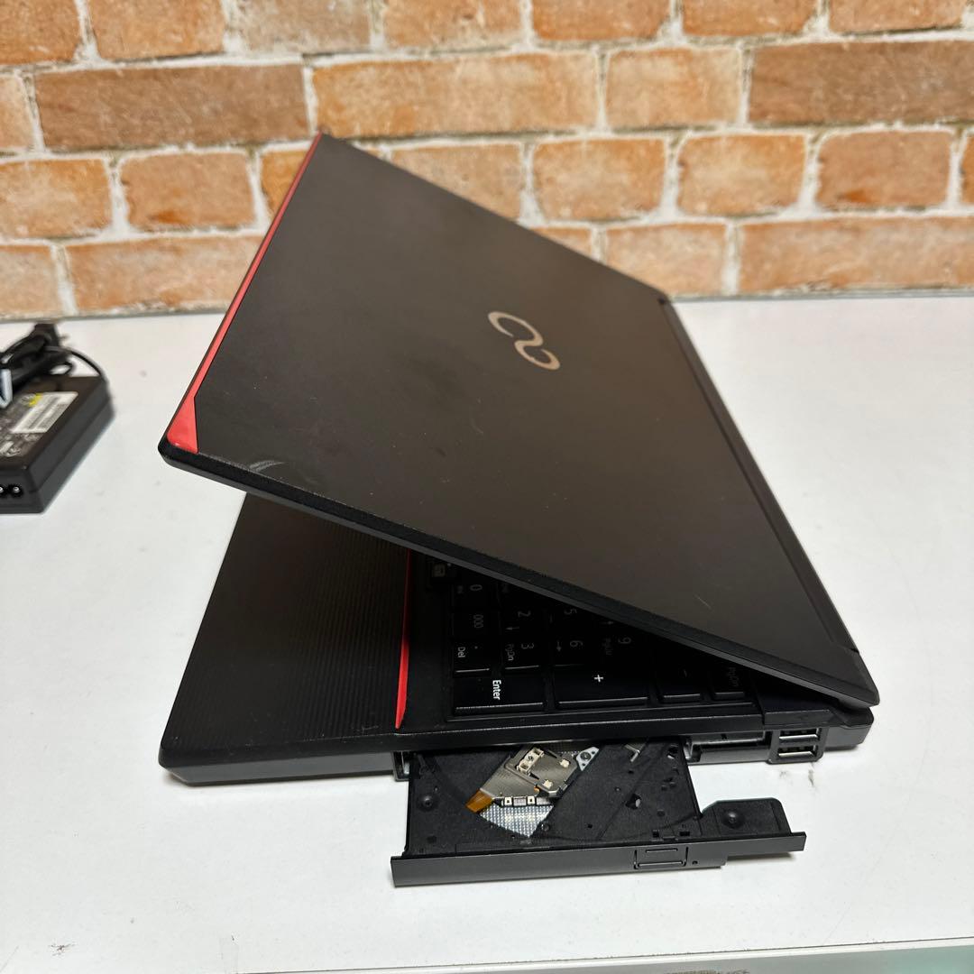 富士通ノート PC メモリ8GB Blutebooth有り　オフィス2024年