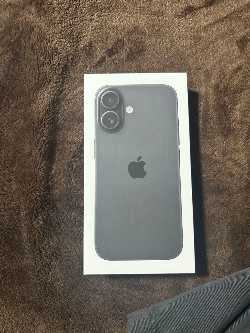 Apple iPhone 16ブラック本体