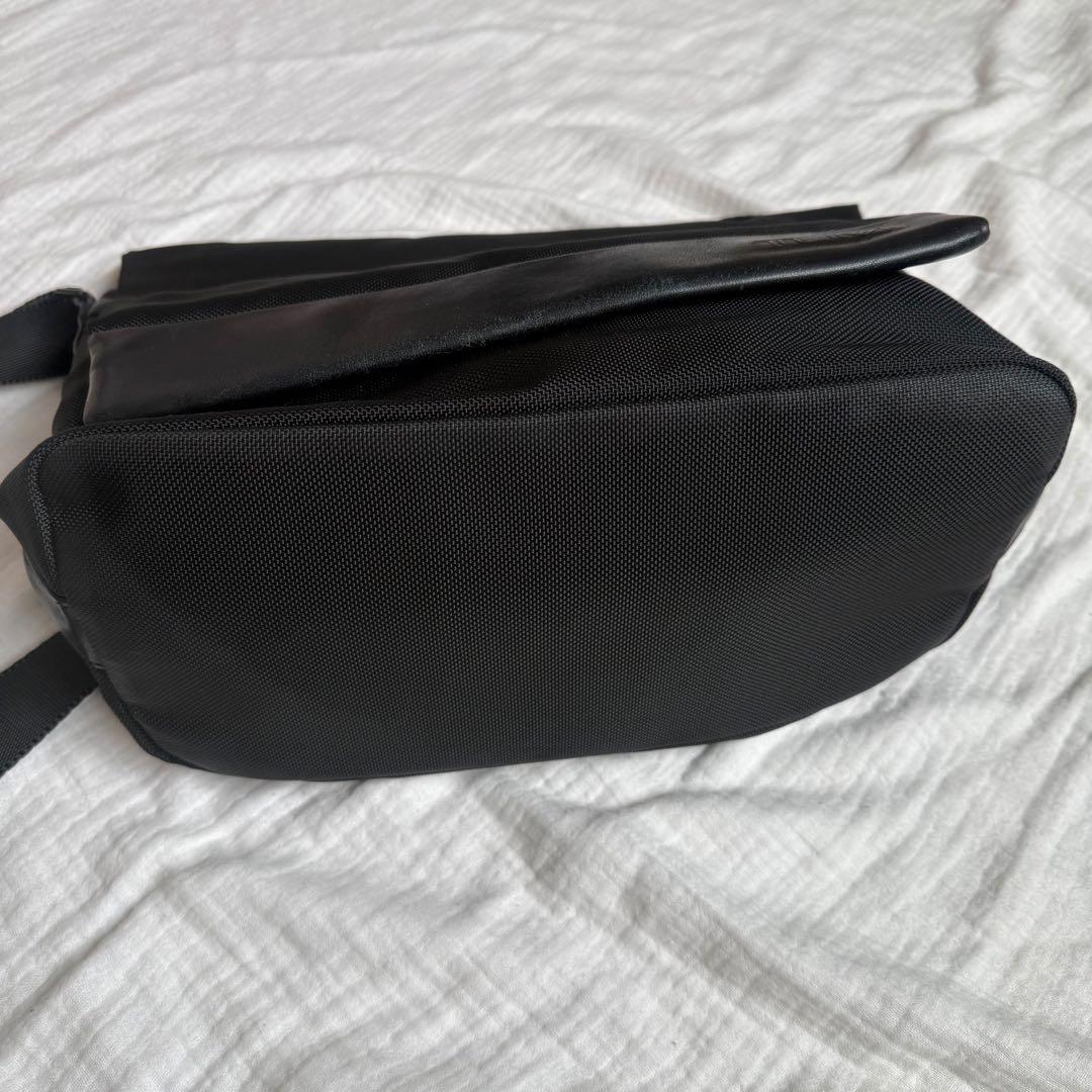 美品☆TUMI/メッセンジャーバッグ/ショルダーバッグ/レザー/A4 PC収納可