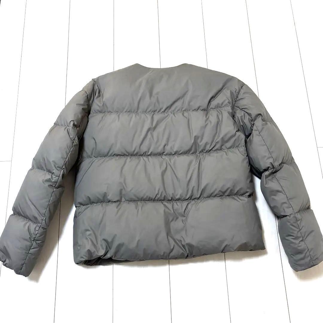 美品アーバンリサーチ　コンパクトノーカラーダウン　カーキ　サイズ38