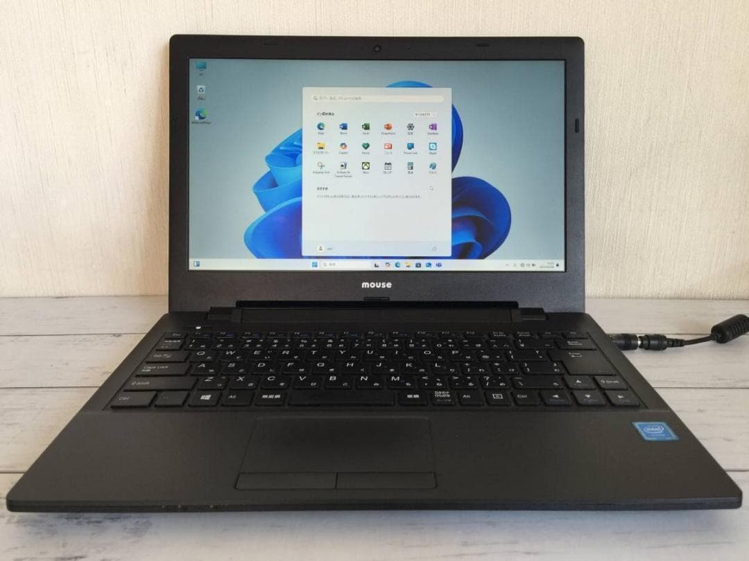 マウスコンピューター　LB-J321E2　コンパクトなノートパソコン