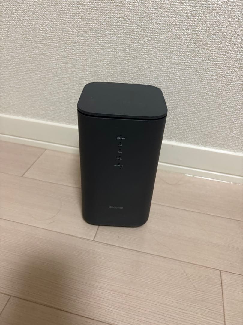 docomo 5Gルーター HR02 黒