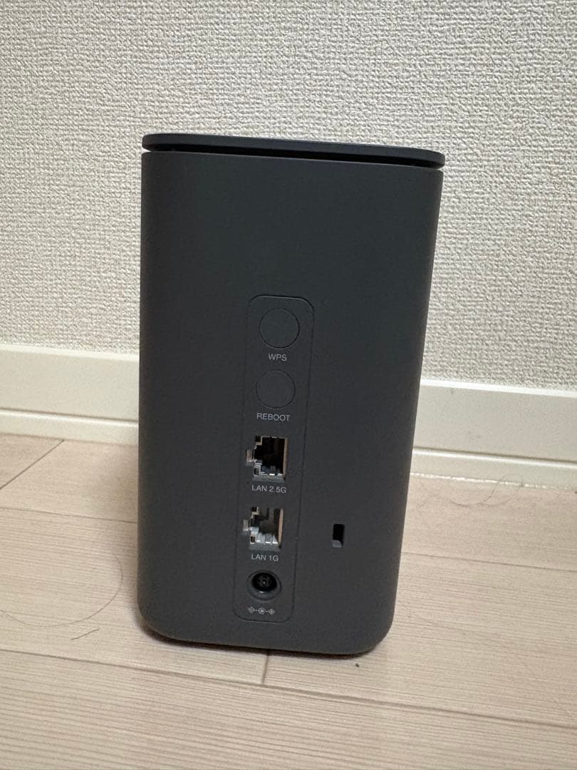 docomo 5Gルーター HR02 黒