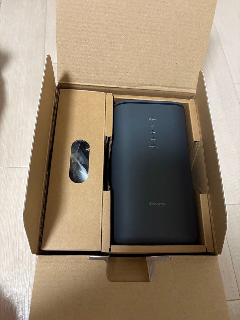 docomo 5Gルーター HR02 黒