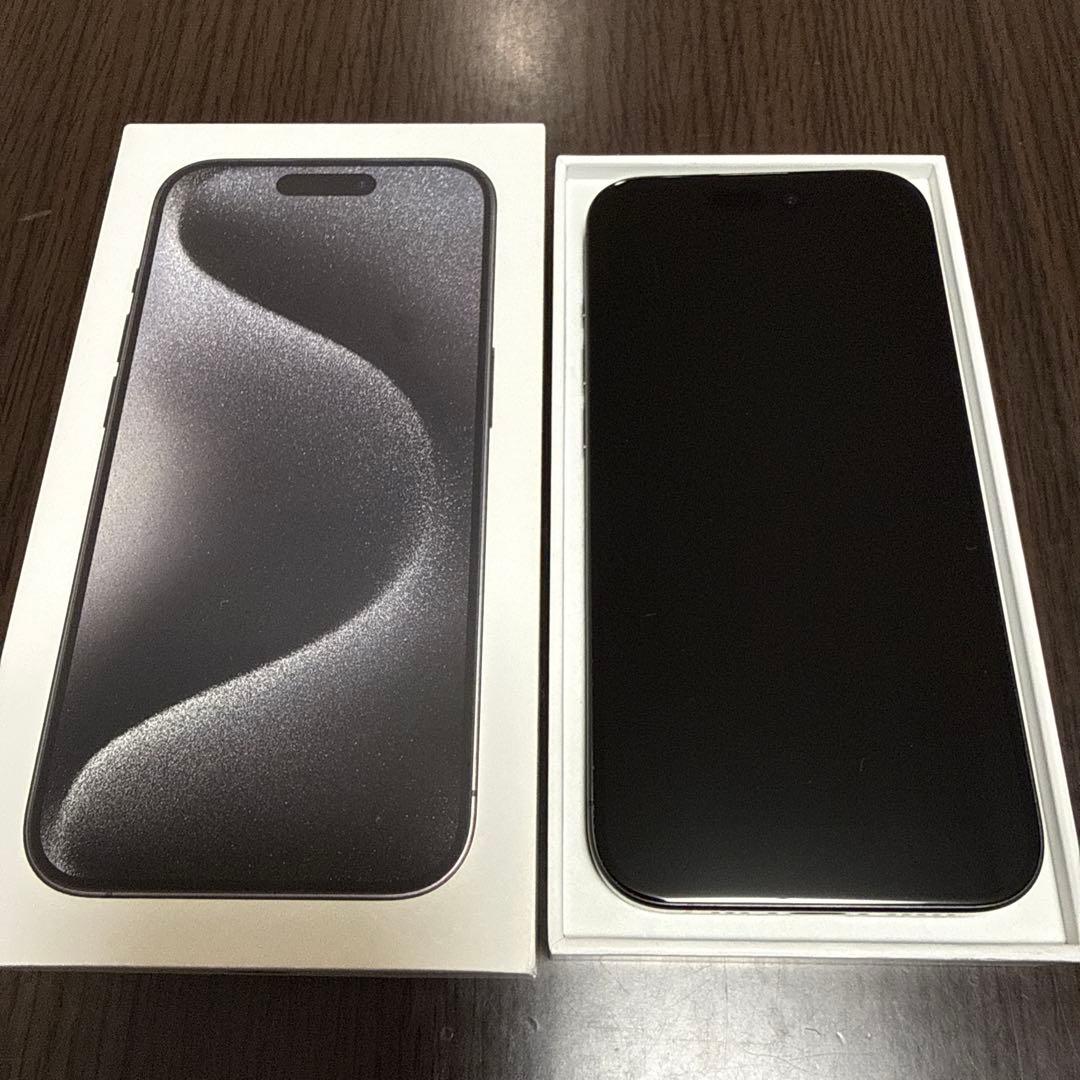 iPhone 15 Pro 本体