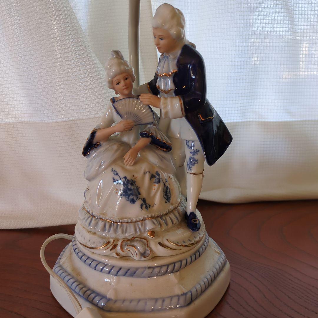 更に値下げ！アンティーク　ロココスタイル 陶器製ランプ 男女フィギュア付き