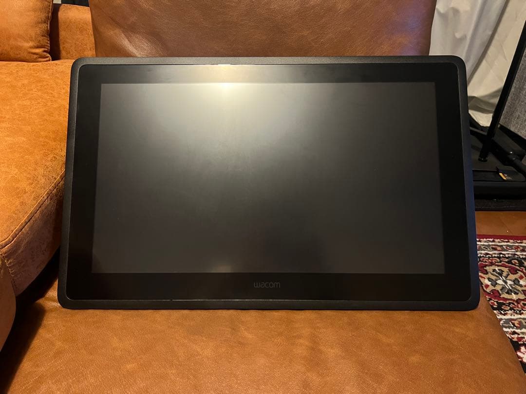 Wacom Cintiq 22 液晶タブレット (DTK2260K0D)