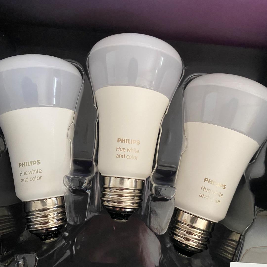 Philips Hue Starter Kit A60 電球3個+ブリッジ付き