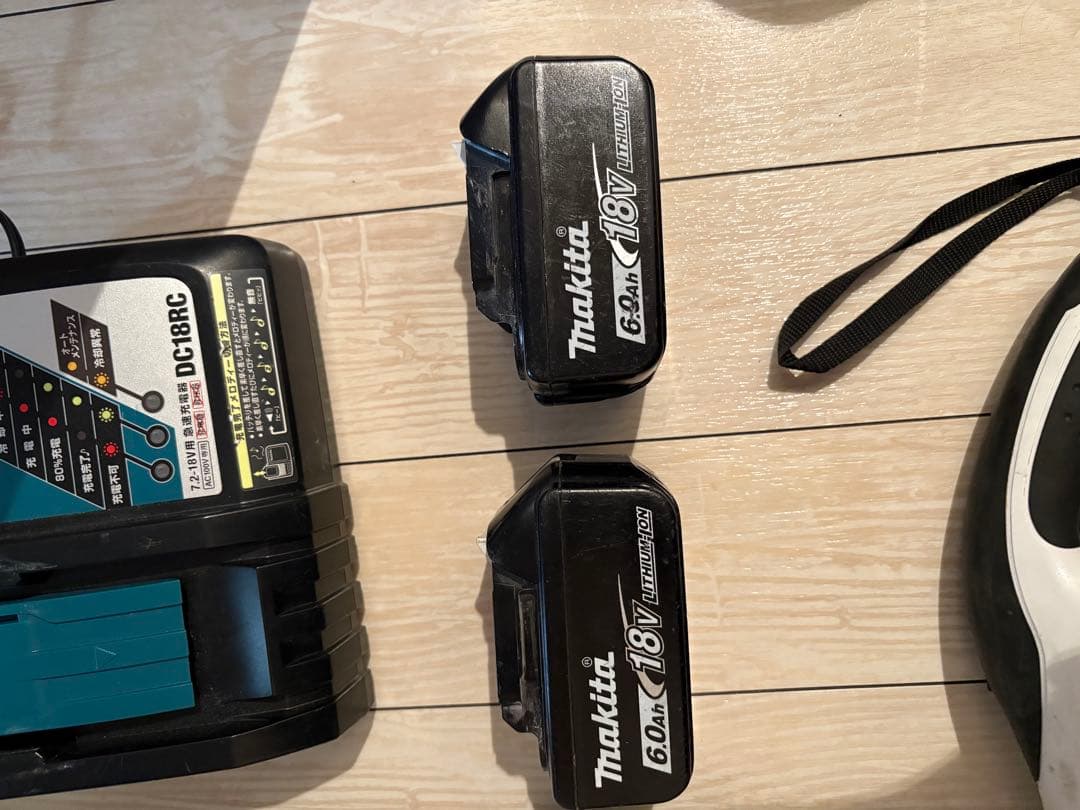 Makita コードレス掃除機 DC18RC