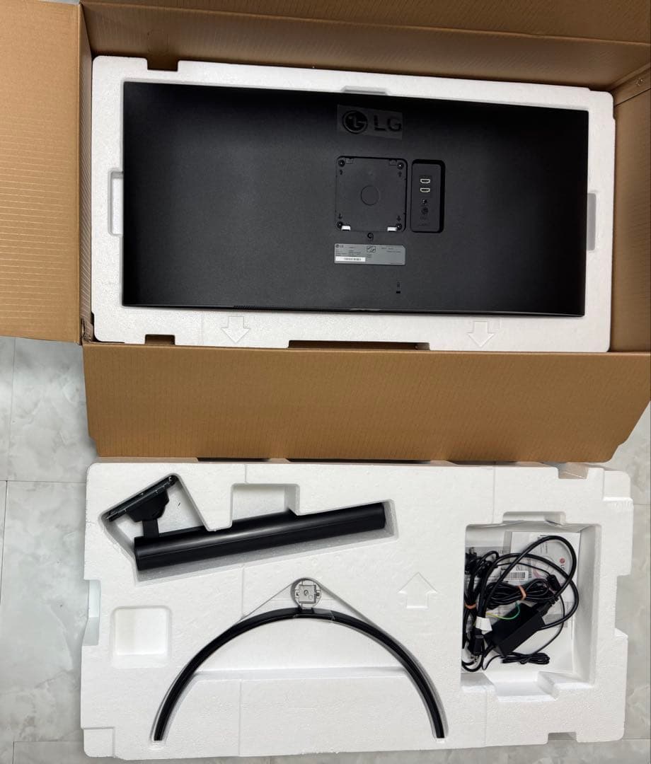 【美品・送料込み】LGディスプレイモニター 34WP550-B