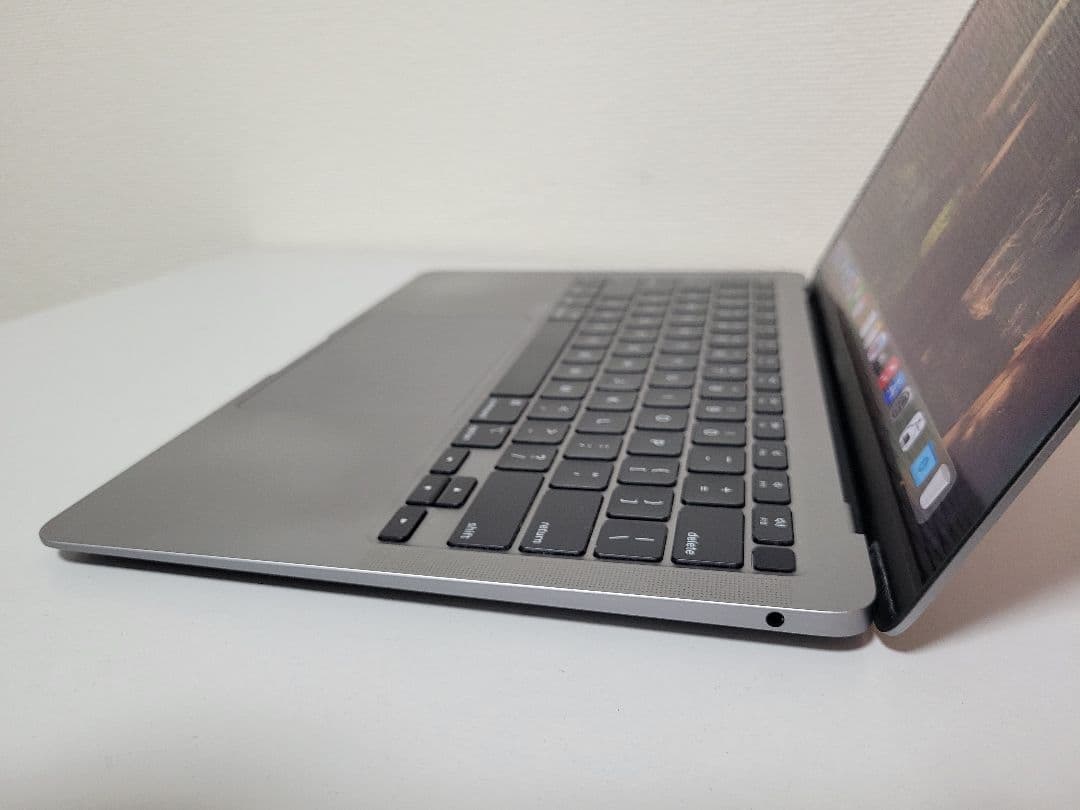 美品　上位モデルMacbook Air 2020 M1/16GB/512GB