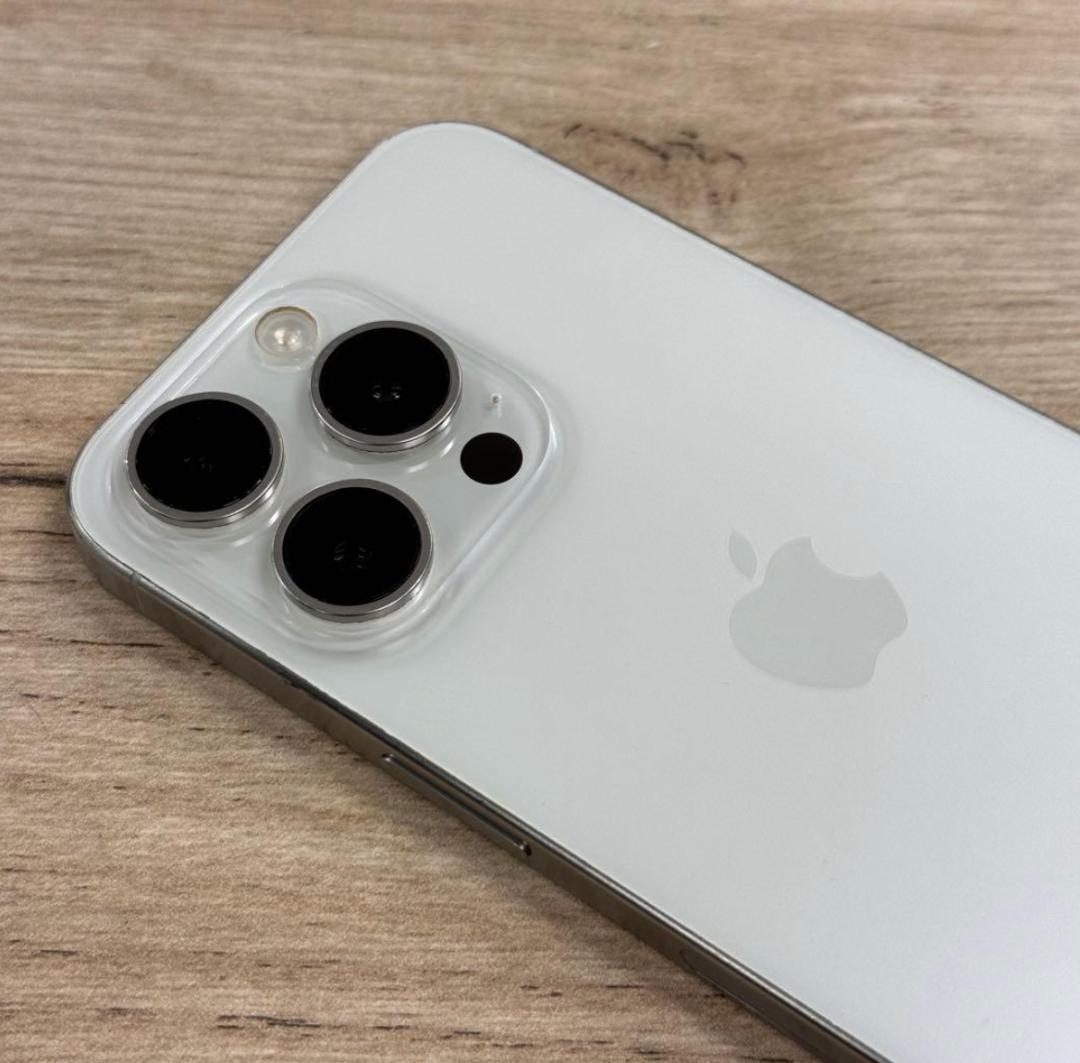 美品　iPhone 15 Pro 256gb SIMフリー版