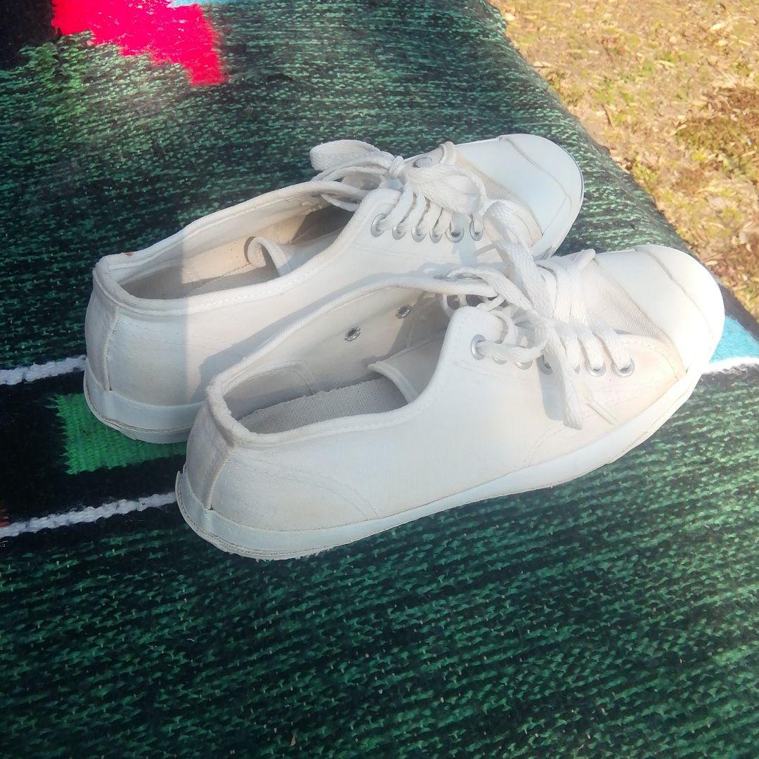 ホワイト スニーカー
