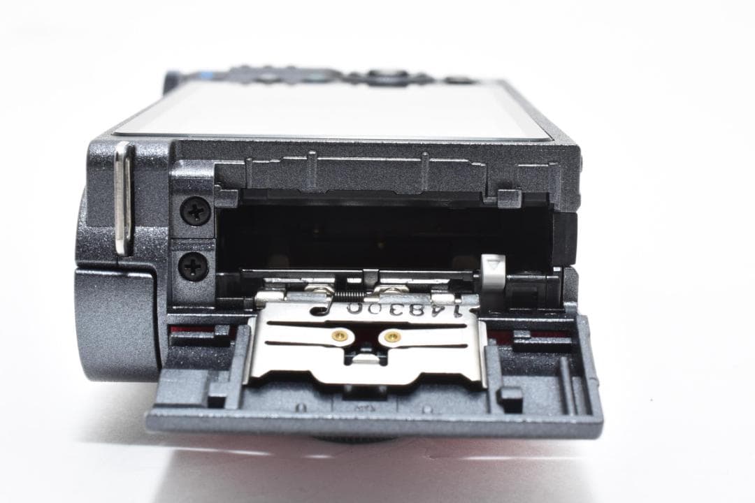 ショット数79枚■新品級■PENTAX Q-S1 ボディ ガンメタル