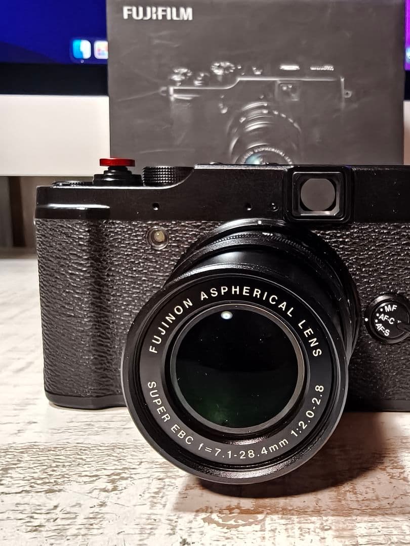 デジタルカメラ Fujifilm X10