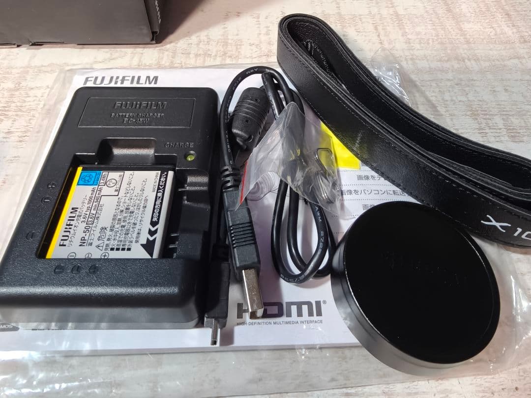 デジタルカメラ Fujifilm X10