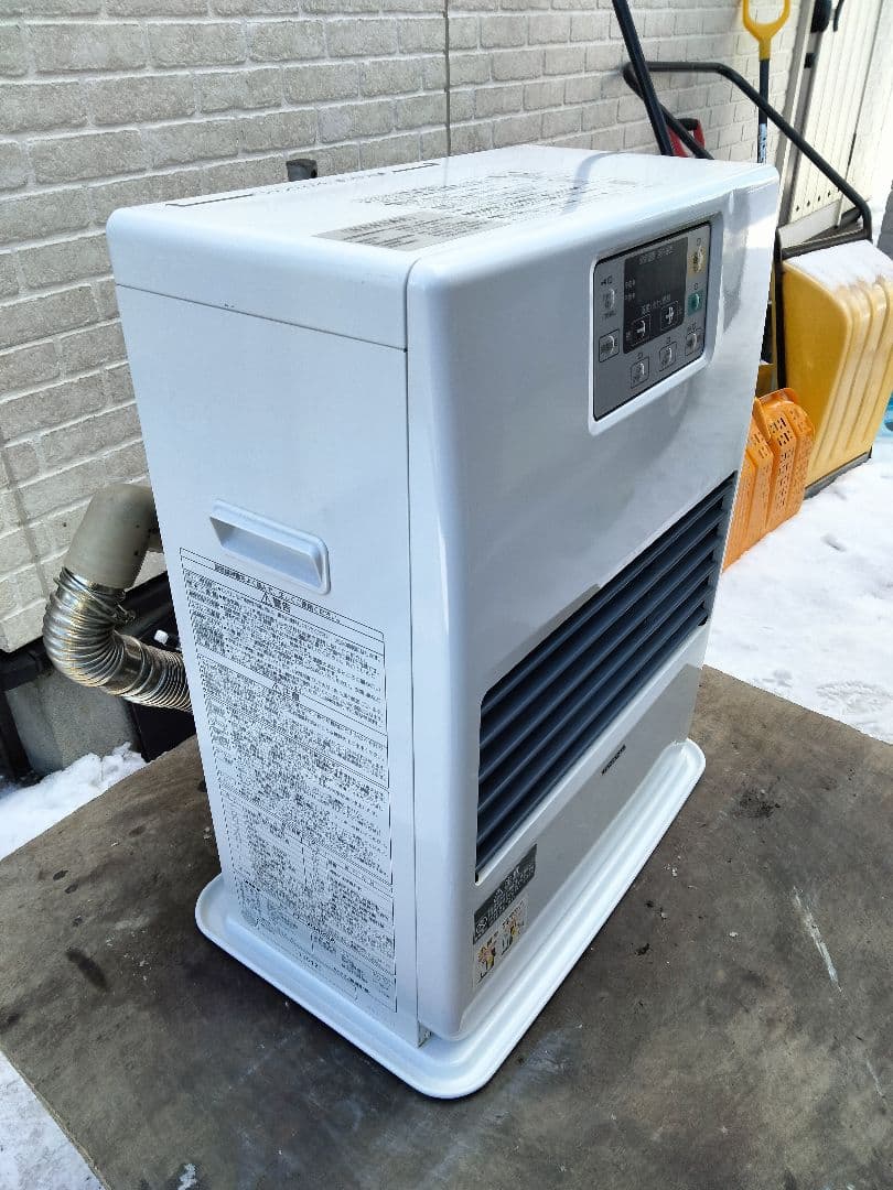 取り切れない傷汚れ等あり！札幌発コロナFF温風石油ストーブ2021年式中古品