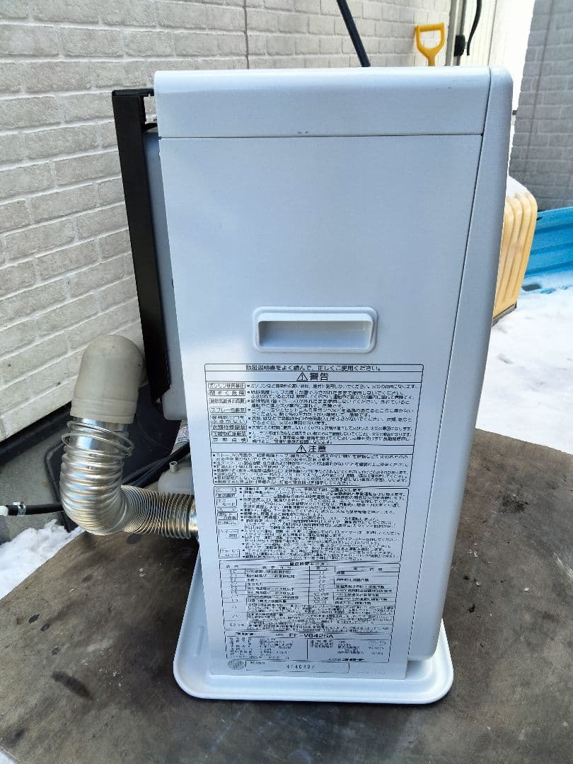 取り切れない傷汚れ等あり！札幌発コロナFF温風石油ストーブ2021年式中古品