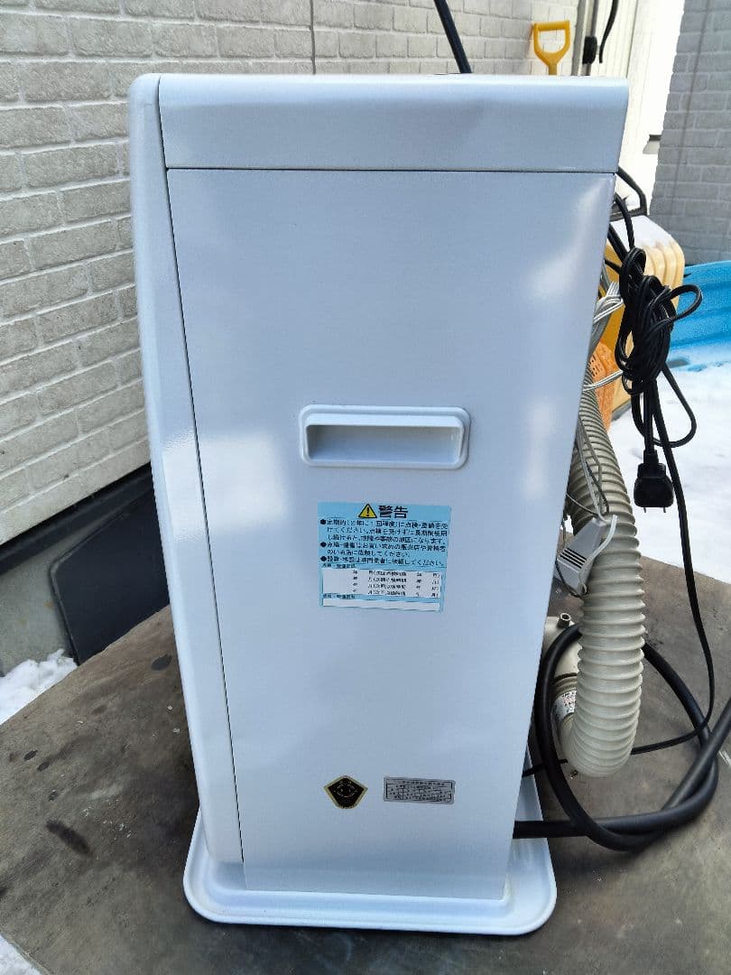 取り切れない傷汚れ等あり！札幌発コロナFF温風石油ストーブ2021年式中古品