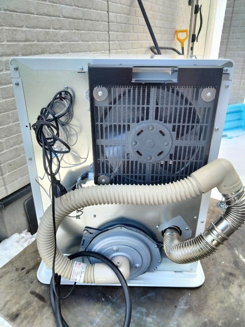 取り切れない傷汚れ等あり！札幌発コロナFF温風石油ストーブ2021年式中古品